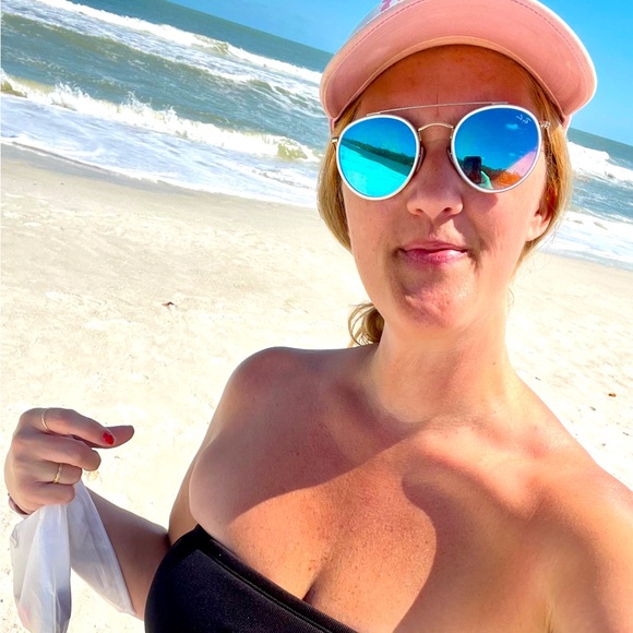 Meet your Posher, Lisa - Picture 1 of 1